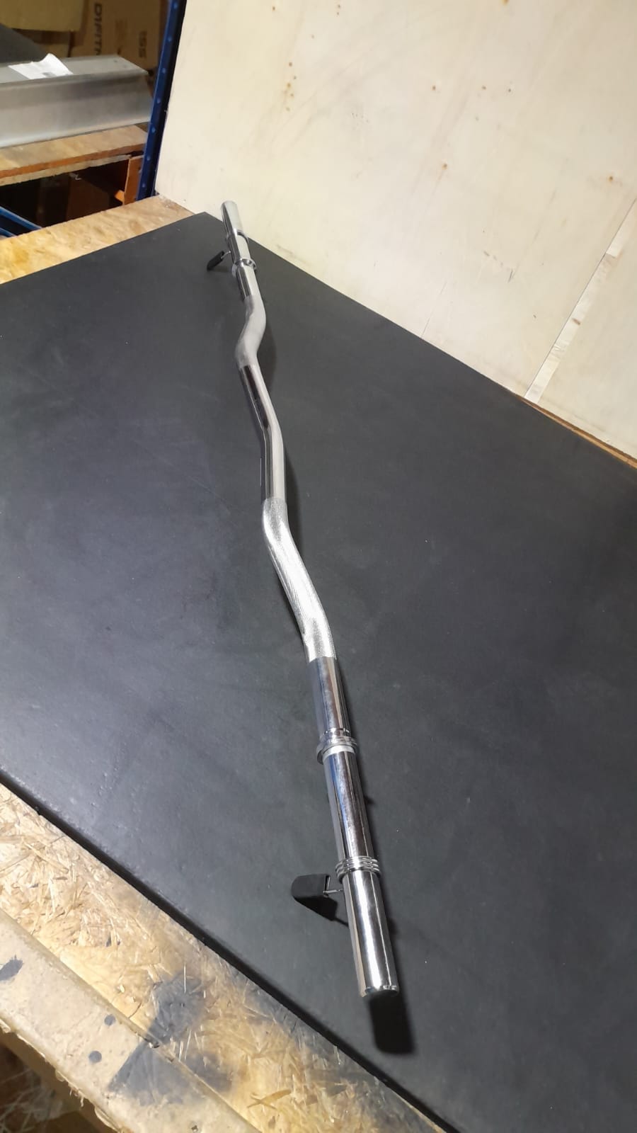 Barra W Maciça 1,2m Cromada para Musculação USADA