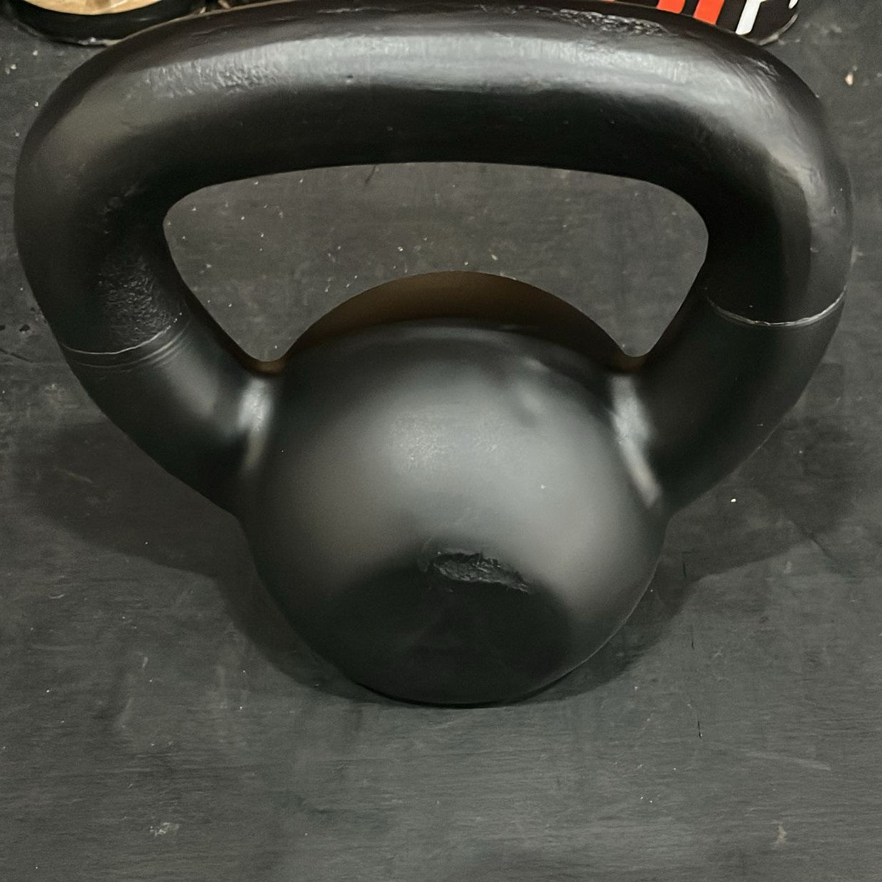 Kettlebell Emborrachado IronCast - Alça Longa 4kg (OUTLET)